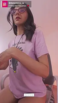 Snapshot of DanyNova_Co chatting on 03.11.25 DanyNova Co online show from 03.11.25