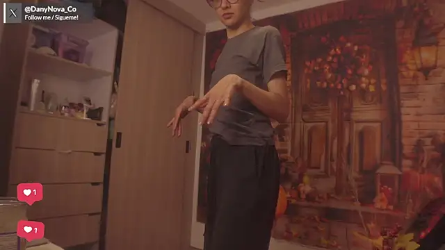 Snapshot of DanyNova_Co chatting on 09.22.25 DanyNova Co online show from 09.22.25