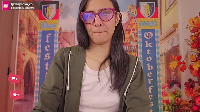 Snapshot of DanyNova_Co chatting on 10.01.25 DanyNova Co online show from 10.01.25