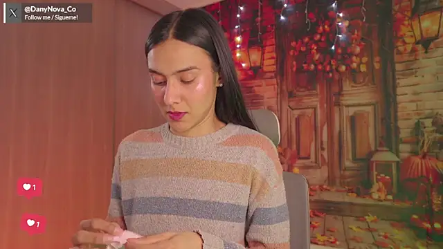 Snapshot of DanyNova_Co chatting on 10.12.25 DanyNova Co online show from 10.12.25