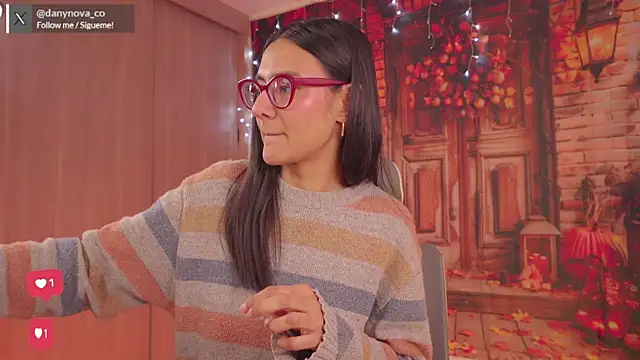 Snapshot of DanyNova_Co chatting on 10.14.25 DanyNova Co online show from 10.14.25
