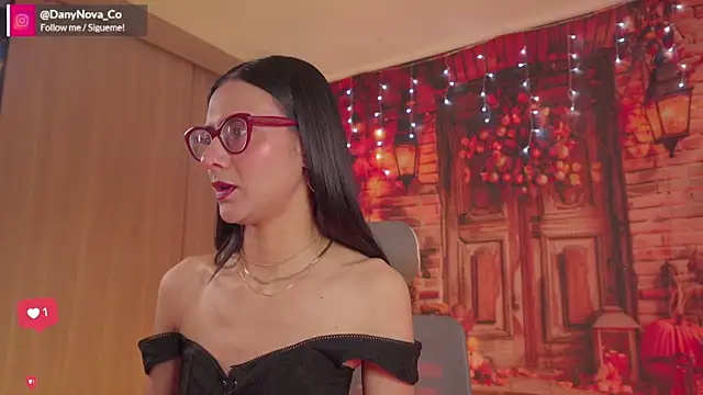 Snapshot of DanyNova_Co chatting on 10.23.25 DanyNova Co online show from 10.23.25