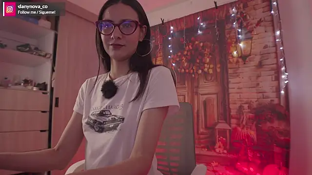 Snapshot of DanyNova_Co chatting on 11.09.25 DanyNova Co online show from 11.09.25