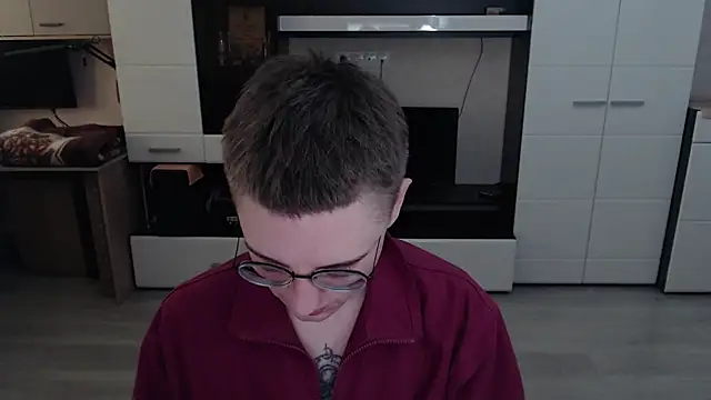 Snapshot of angryzan chatting on 10.13.25 angryzan online show from 10.13.25