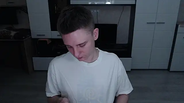 Snapshot of angryzan chatting on 10.17.25 angryzan online show from 10.17.25