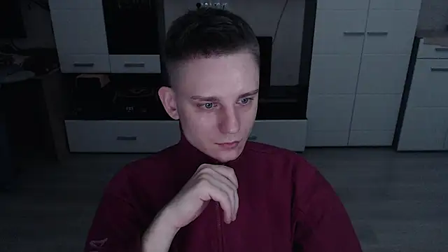 Snapshot of angryzan chatting on 10.21.25 angryzan online show from 10.21.25