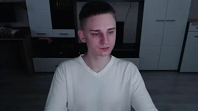 Snapshot of angryzan chatting on 10.27.25 angryzan online show from 10.27.25