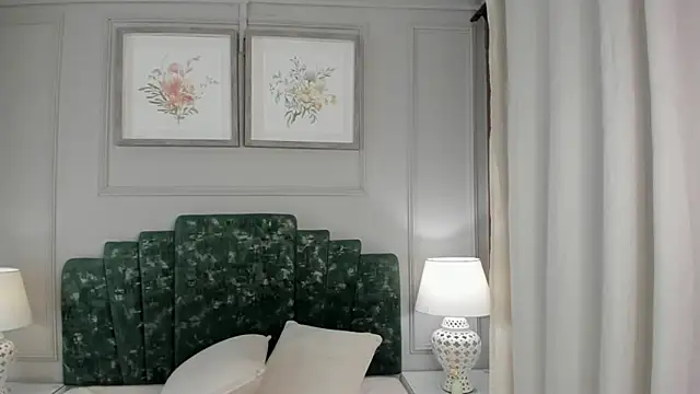 Snapshot of ana_beckett chatting on 11.05.25 ana beckett online show from 11.05.25