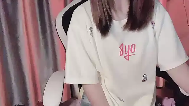Snapshot of _Ely_ chatting on 03.18.25 Ely online show from 03.18.25