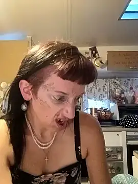 Snapshot of whitetrashdirtyslut chatting on 04.08.26 whitetrashdirtyslut online show from 04.08.26