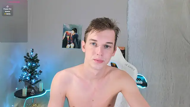 Snapshot of 4ever_dude chatting on 01.03.25 4ever dude online show from 01.03.25