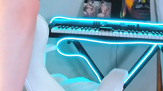 Snapshot of 4ever_dude chatting on 02.16.25 4ever dude online show from 02.16.25