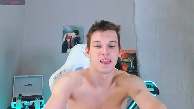 Snapshot of 4ever_dude chatting on 02.23.25 4ever dude online show from 02.23.25