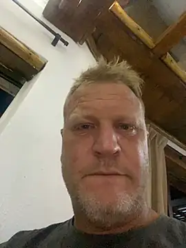 Snapshot of sexycouple109 chatting on 01.18.25 sexycouple109 online show from 01.18.25