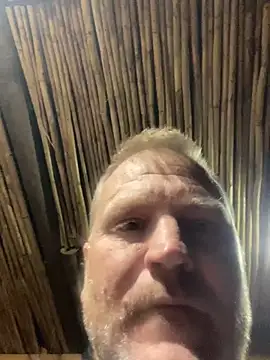 Snapshot of sexycouple109 chatting on 10.24.25 sexycouple109 online show from 10.24.25