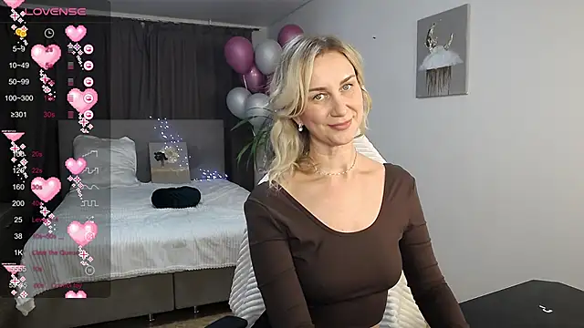 Snapshot of Vanessa_Nowak chatting on 02.25.25 Vanessa Nowak online show from 02.25.25