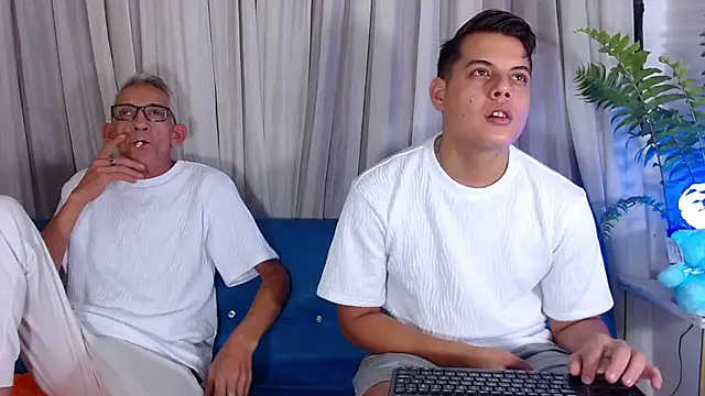 Leon hot X online show from 02.17.26