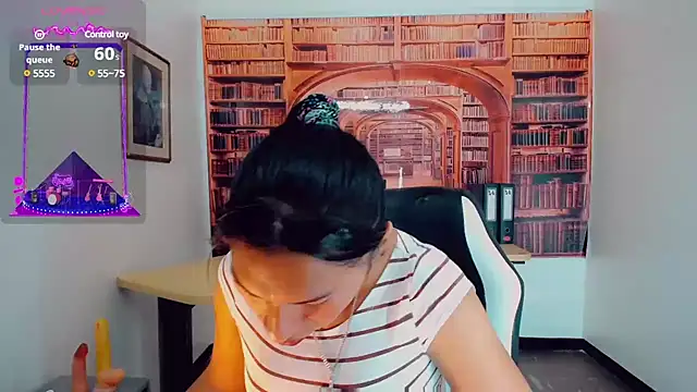 khiara moretti online show from 12.13.24