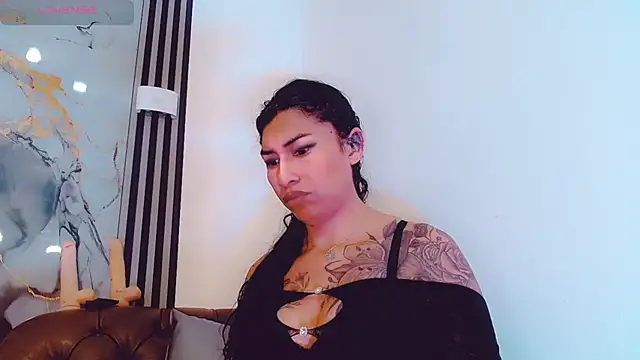 Snapshot of khiara_moretti chatting on 10.22.25 khiara moretti online show from 10.22.25