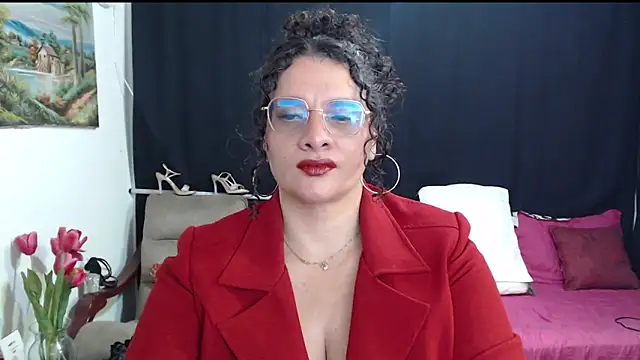 Snapshot of Aleja_Gonzales chatting on 06.11.26 Aleja Gonzales online show from 06.11.26