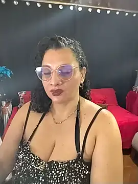 Snapshot of Aleja_Gonzales chatting on 07.18.26 Aleja Gonzales online show from 07.18.26