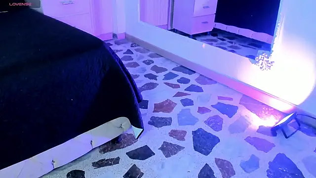 Agathaargent  online show from 10.12.25