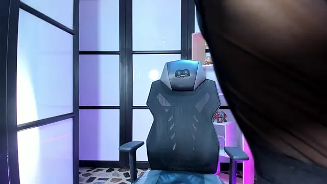 Agathaargent  online show from 11.20.25