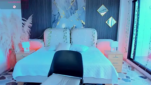 Agathaargent  online show from 02.16.26