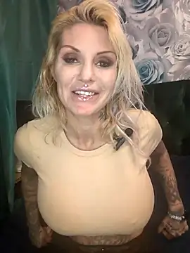 Ninasweden online show from 12.17.25