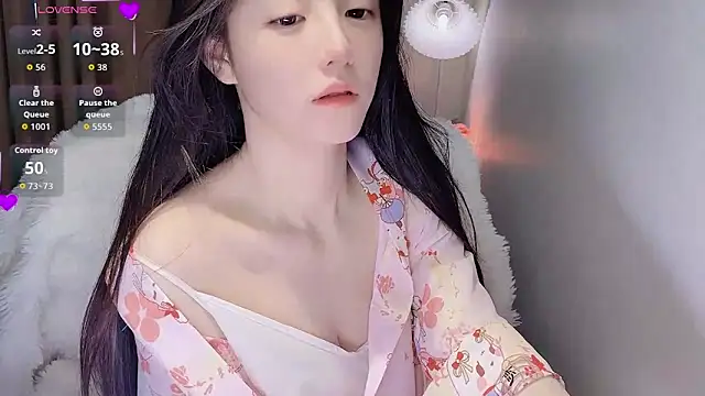 Snapshot of Duomiz chatting on 09.10.25 Duomiz online show from 09.10.25