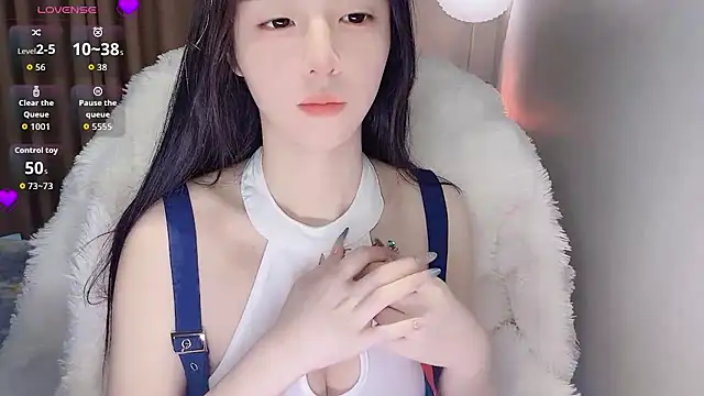 Snapshot of Duomiz chatting on 09.19.25 Duomiz online show from 09.19.25