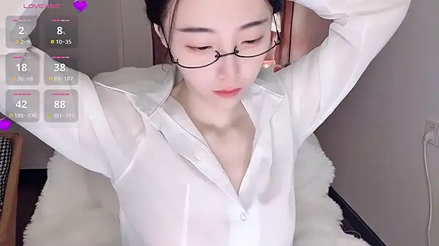 Snapshot of Duomiz chatting on 10.17.25 Duomiz online show from 10.17.25