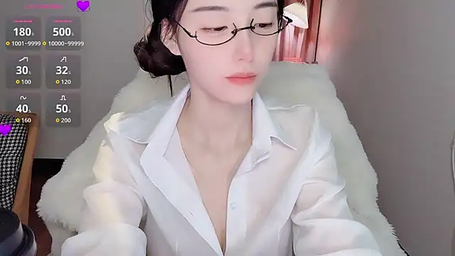 Snapshot of Duomiz chatting on 10.23.25 Duomiz online show from 10.23.25