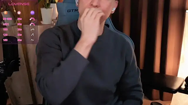 Snapshot of HARU-outdoor-x chatting on 03.03.25 HARU-outdoor-x online show from 03.03.25