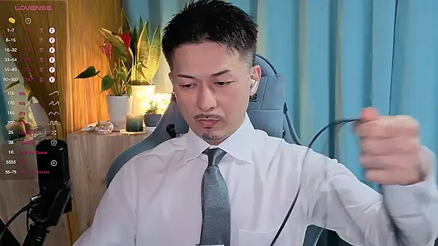 Snapshot of HARU-outdoor-x chatting on 03.22.25 HARU-outdoor-x online show from 03.22.25