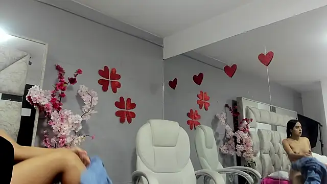 Sara Greey online show from 02.15.25