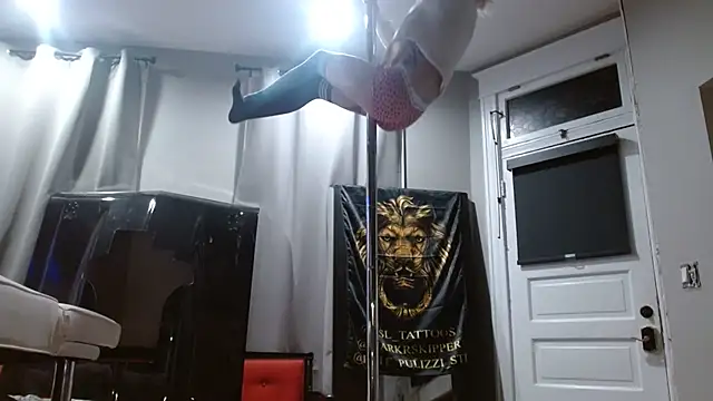 Snapshot of watermellonpussy chatting on 06.18.26 watermellonpussy online show from 06.18.26