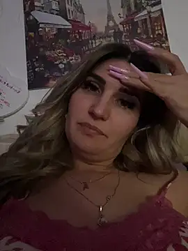 Snapshot of EvelynFrances chatting on 02.26.25 EvelynFrances online show from 02.26.25