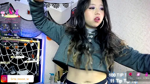 Snapshot of Moon_Water__ chatting on 10.06.25 Moon Water online show from 10.06.25