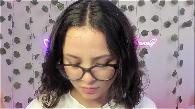 Megan Rodrigo online show from 12.06.24