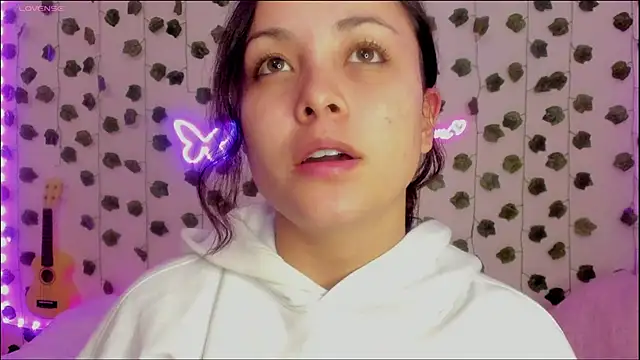 Megan Rodrigo online show from 01.05.25