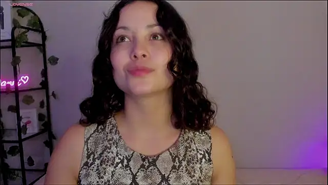 Megan Rodrigo online show from 01.08.25