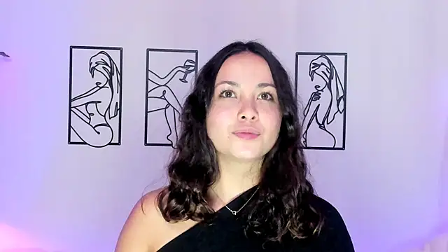 Snapshot of Megan_Rodrigo chatting on 10.05.25 Megan Rodrigo online show from 10.05.25