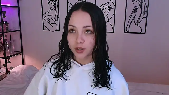 Snapshot of Megan_Rodrigo chatting on 10.23.25 Megan Rodrigo online show from 10.23.25