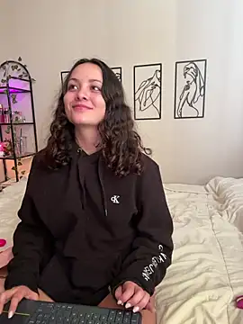 Snapshot of Megan_Rodrigo chatting on 11.11.25 Megan Rodrigo online show from 11.11.25