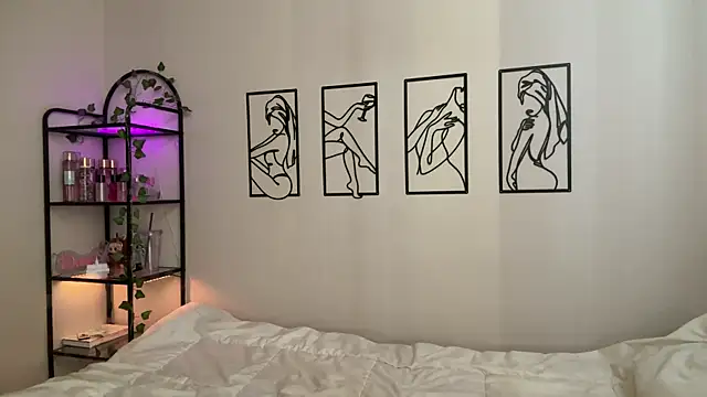 Snapshot of Megan_Rodrigo chatting on 11.12.25 Megan Rodrigo online show from 11.12.25