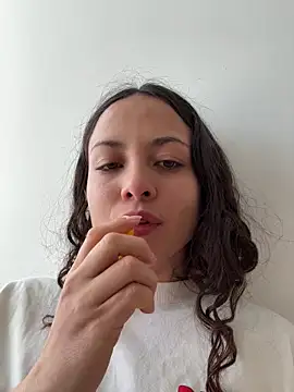 Megan Rodrigo online show from 07.05.26