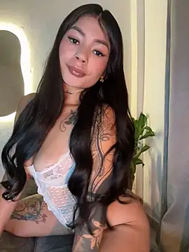 Roxanne 08 online show from 10.20.25