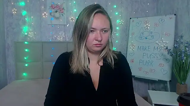 Snapshot of SallyVerda chatting on 10.07.25 SallyVerda online show from 10.07.25