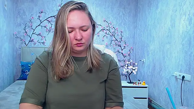 Snapshot of SallyVerda chatting on 05.18.26 SallyVerda online show from 05.18.26